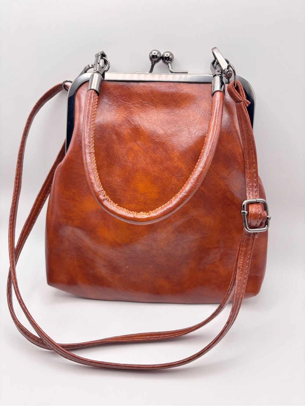 Women's Vintage-Style Brown Faux Leather Shoulder Bag Kiss Lock Closure